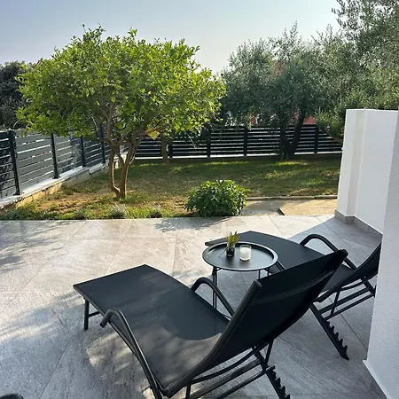 Terra Oliva Apartman Mandre